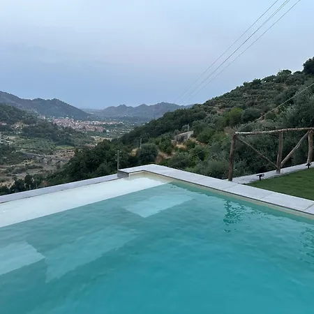 Luca E Vale